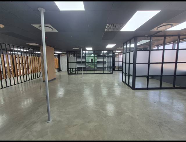 270M² OFFICE TO LET IN WOODMEAD